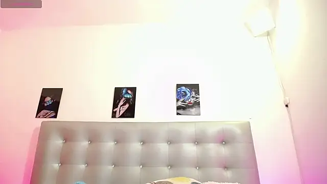 horny-juliette online show from 31, 3, 2026