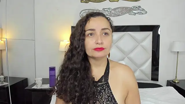  luna  sweet  online show from 6, 3, 2025