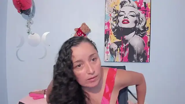  luna  sweet  online show from 12, 9, 2025