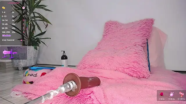 Snapshot of Cristal_Skinny2 chatting on 19, 5, 2026 Cristal Skinny2 online show from 19, 5, 2026