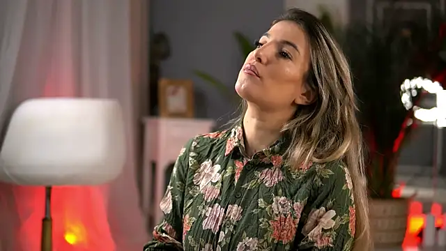 KellyMathews online show from 25, 11, 2025