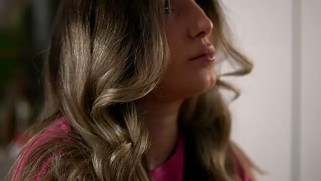 KellyMathews online show from 19, 4, 2026