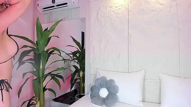 MiaCollson online show from 20, 2, 2026