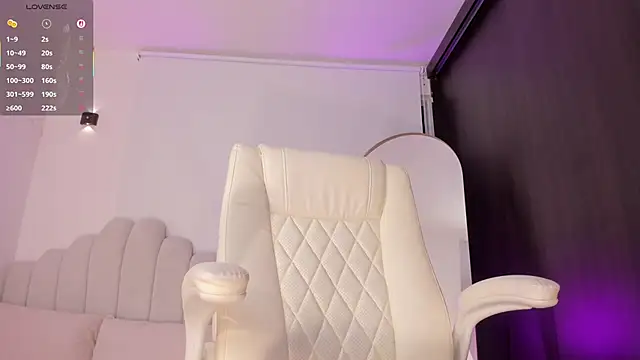 AmberLewis  online show from 28, 4, 2026