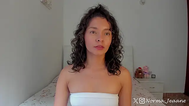 Norma-Jeaane online show from 22, 12, 2025