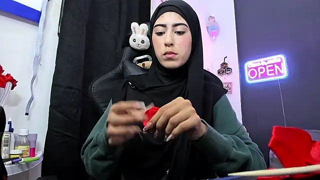 chaymae nah  online show from 23, 4, 2026