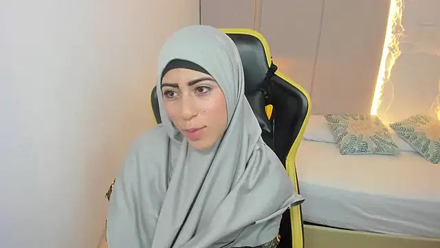 chaymae nah  online show from 24, 1, 2025