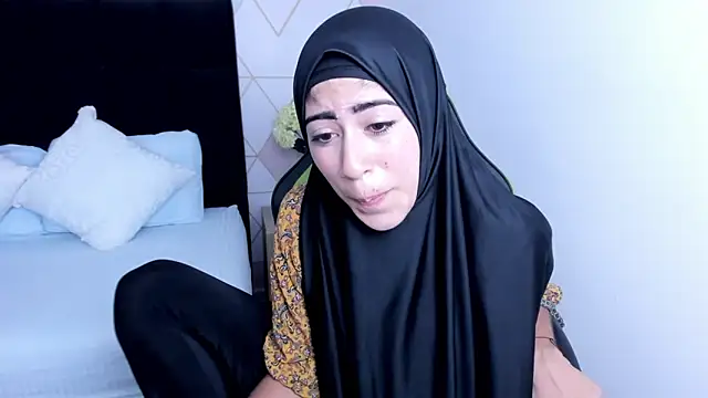 chaymae nah  online show from 23, 1, 2025