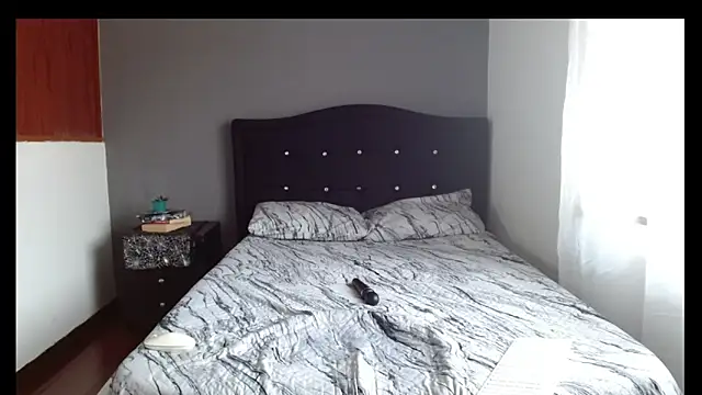 Emilia 1995 online show from 11, 3, 2026