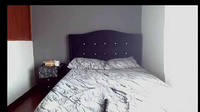 Emilia 1995 online show from 18, 4, 2026