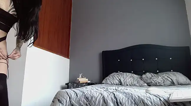 Emilia 1995 online show from 27, 2, 2025