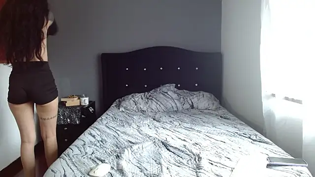 Emilia 1995 online show from 18, 5, 2026