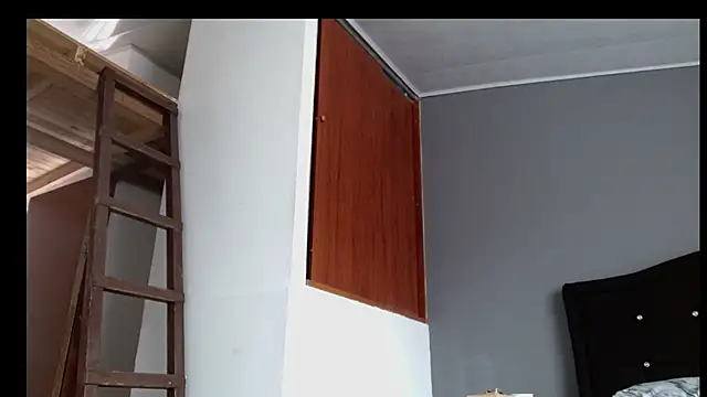 Emilia 1995 online show from 19, 4, 2026