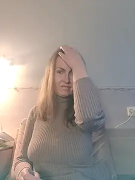 Snapshot of Evelina_cute chatting on 2, 12, 2025 Evelina cute online show from 2, 12, 2025