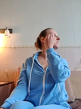 Snapshot of Evelina_cute chatting on 27, 10, 2025 Evelina cute online show from 27, 10, 2025