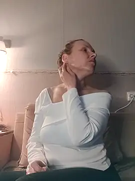 Snapshot of Evelina_cute chatting on 16, 11, 2025 Evelina cute online show from 16, 11, 2025