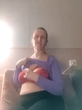 Evelina cute online show from 19, 1, 2025