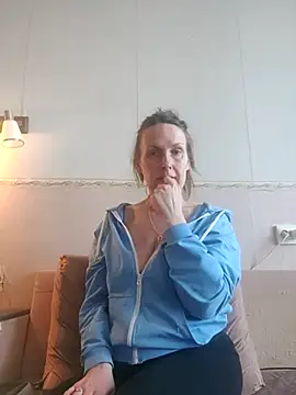 Evelina cute online show from 18, 3, 2026