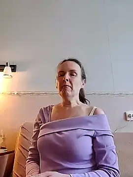 Snapshot of Evelina_cute chatting on 23, 11, 2025 Evelina cute online show from 23, 11, 2025