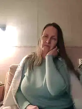 Evelina cute online show from 21, 1, 2025