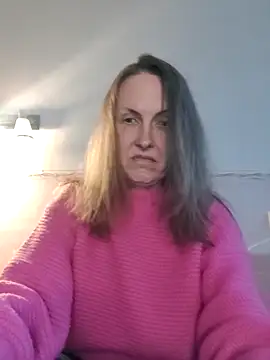 Snapshot of Evelina_cute chatting on 15, 10, 2025 Evelina cute online show from 15, 10, 2025