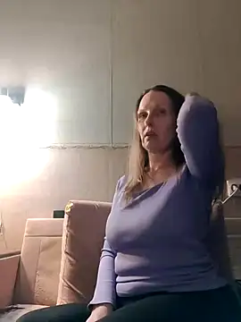 Evelina cute online show from 2, 2, 2025