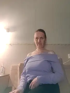 Snapshot of Evelina_cute chatting on 28, 10, 2025 Evelina cute online show from 28, 10, 2025