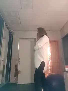 Snapshot of Evelina_cute chatting on 25, 11, 2025 Evelina cute online show from 25, 11, 2025