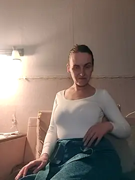 Snapshot of Evelina_cute chatting on 9, 11, 2025 Evelina cute online show from 9, 11, 2025