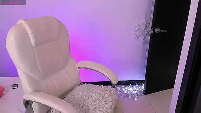 Snapshot of nyna_1 chatting on 13, 2, 2025 nyna 1 online show from 13, 2, 2025