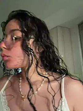 Snapshot of Antoniart_ chatting on 4, 5, 2026 Antoniart online show from 4, 5, 2026