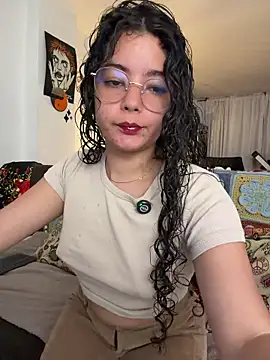 Snapshot of Antoniart_ chatting on 7, 5, 2026 Antoniart online show from 7, 5, 2026