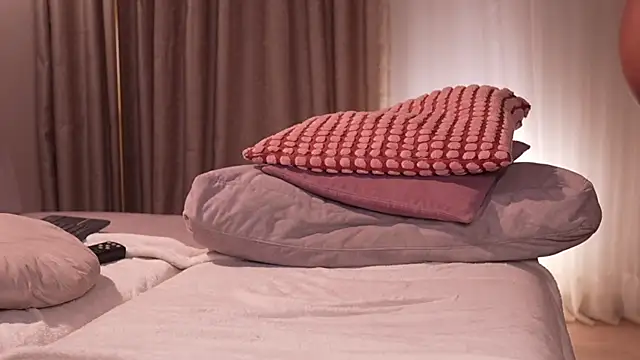 pauline  7 online show from 12, 2, 2026