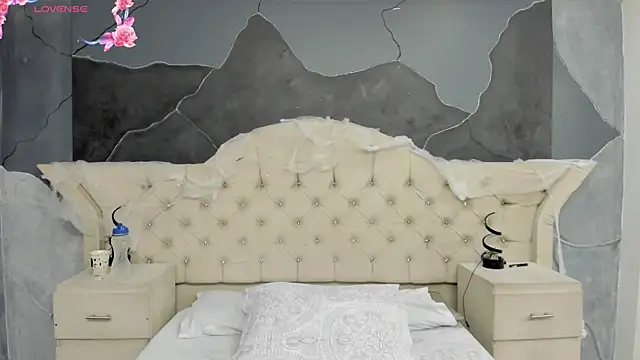 Snapshot of AmberGreyy_ chatting on 16, 10, 2025 AmberGreyy online show from 16, 10, 2025