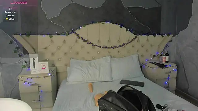 Snapshot of AmberGreyy_ chatting on 16, 11, 2025 AmberGreyy online show from 16, 11, 2025