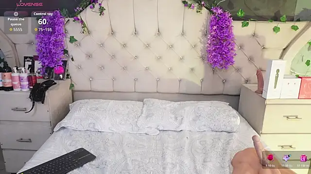 Snapshot of AmberGreyy_ chatting on 14, 7, 2026 AmberGreyy online show from 14, 7, 2026