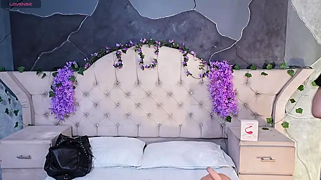 AmberGreyy  online show from 3, 6, 2026
