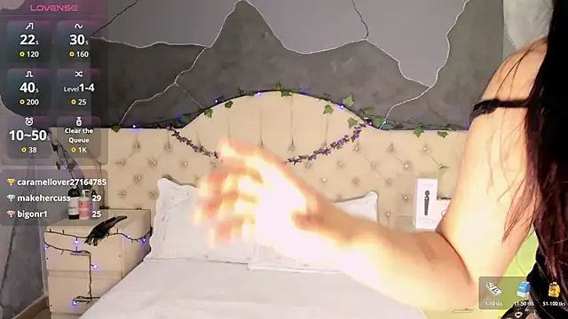 Snapshot of AmberGreyy_ chatting on 9, 11, 2025 AmberGreyy online show from 9, 11, 2025