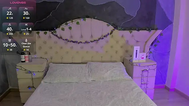 Snapshot of AmberGreyy_ chatting on 13, 11, 2025 AmberGreyy online show from 13, 11, 2025