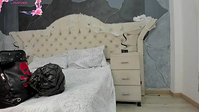 Snapshot of AmberGreyy_ chatting on 12, 10, 2025 AmberGreyy online show from 12, 10, 2025