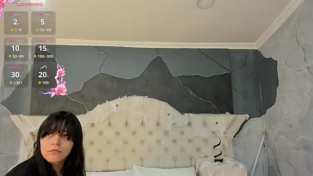 Snapshot of AmberGreyy_ chatting on 8, 10, 2025 AmberGreyy online show from 8, 10, 2025