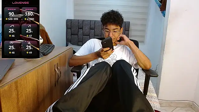 harrytwink18 online show from 10, 9, 2025