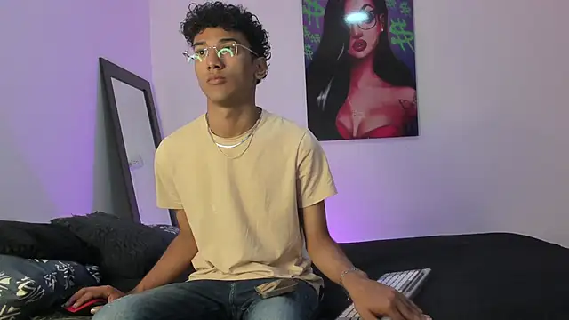 harrytwink18 online show from 18, 2, 2025