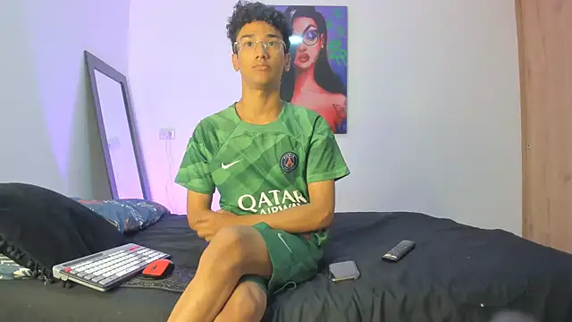 harrytwink18 online show from 18, 3, 2025