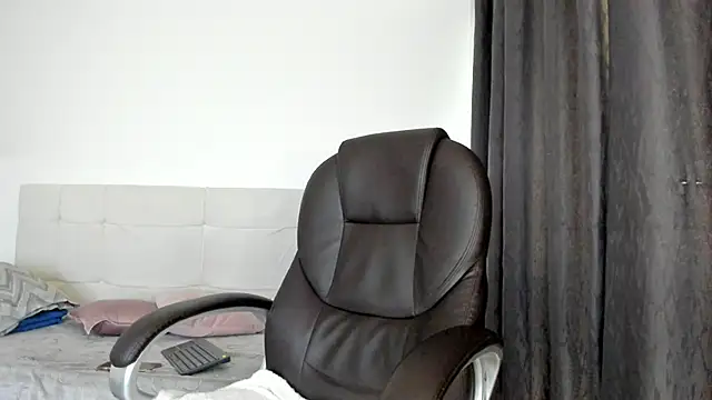 Teilor Creed online show from 1, 12, 2025