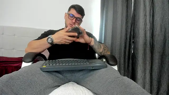 Teilor Creed online show from 1, 11, 2025