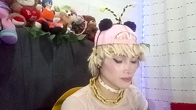 Snapshot of Devilnia9 chatting on 8, 10, 2025 Devilnia9 online show from 8, 10, 2025