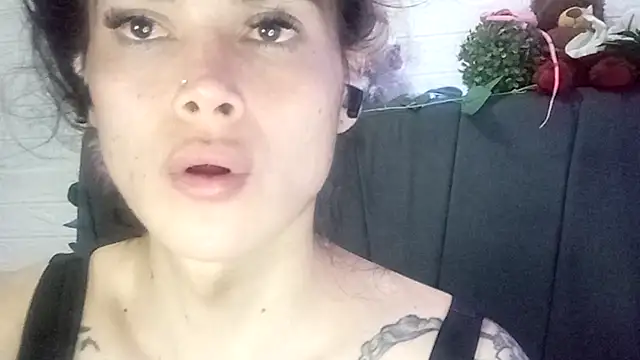 Snapshot of Devilnia9 chatting on 17, 10, 2025 Devilnia9 online show from 17, 10, 2025