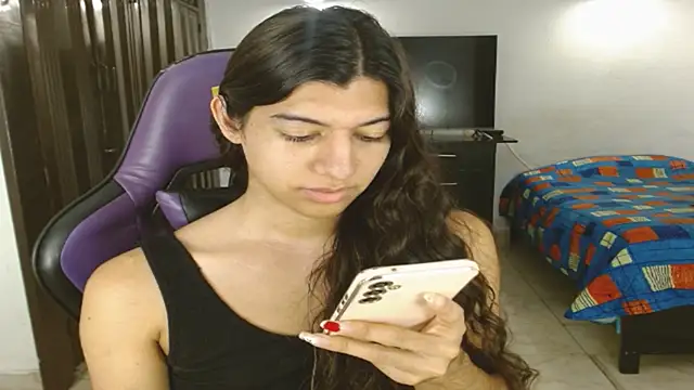 Snapshot of engielphoenis14 chatting on 26, 6, 2026 engielphoenis14 online show from 26, 6, 2026