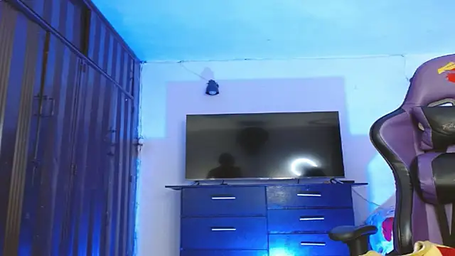 engielphoenis14 online show from 17, 4, 2026